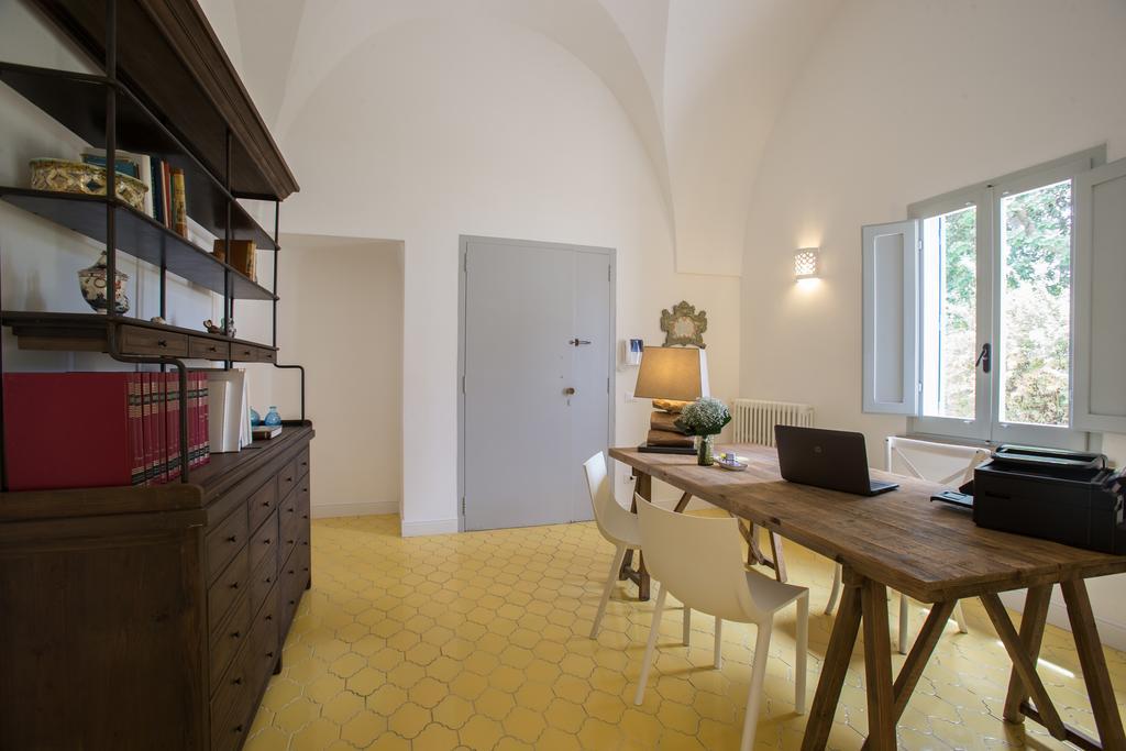 Li Pappi Antico Casale Bed & Breakfast กาลาตีนา ภายนอก รูปภาพ