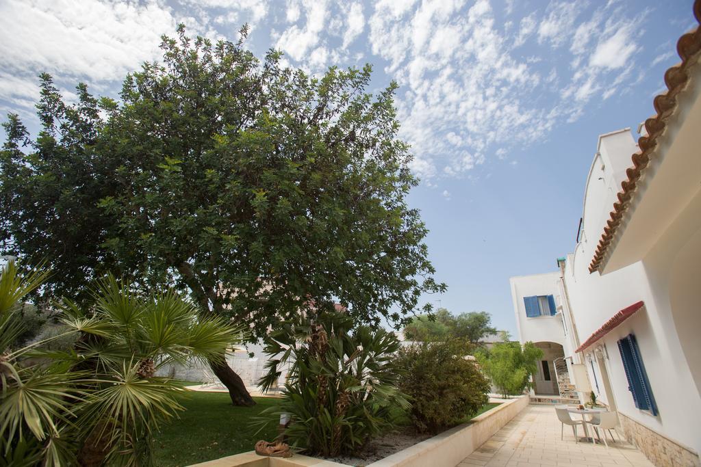 Li Pappi Antico Casale Bed & Breakfast กาลาตีนา ภายนอก รูปภาพ