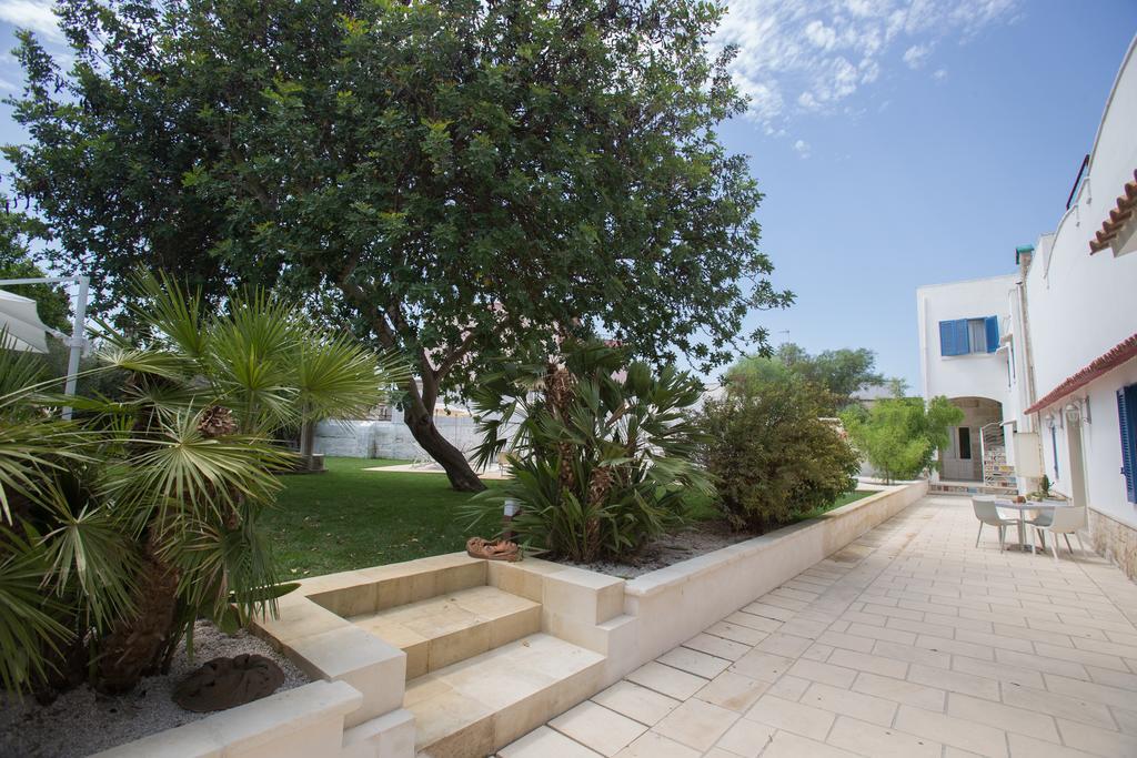 Li Pappi Antico Casale Bed & Breakfast กาลาตีนา ภายนอก รูปภาพ