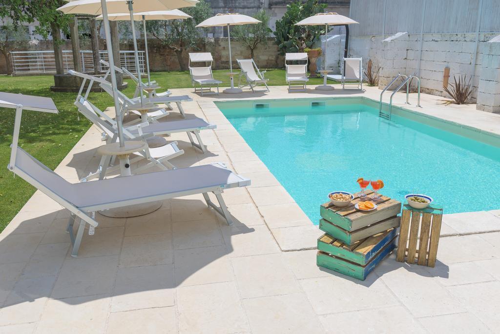 Li Pappi Antico Casale Bed & Breakfast กาลาตีนา ภายนอก รูปภาพ