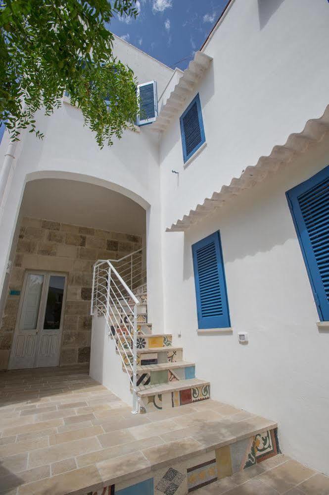 Li Pappi Antico Casale Bed & Breakfast กาลาตีนา ภายนอก รูปภาพ