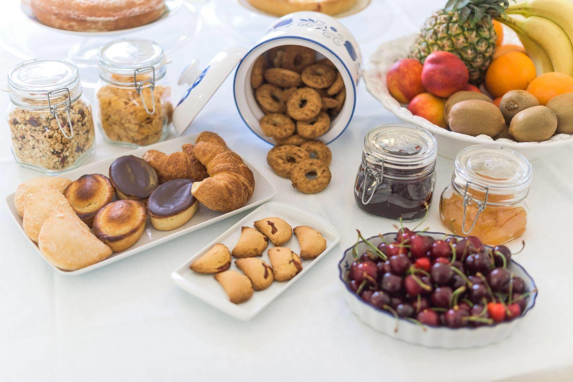 Li Pappi Antico Casale Bed & Breakfast กาลาตีนา ภายนอก รูปภาพ