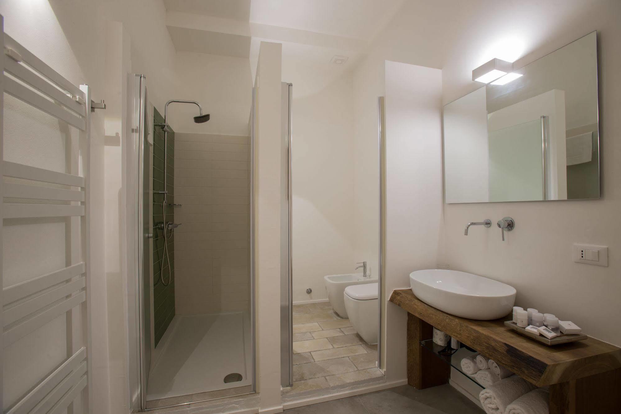 Li Pappi Antico Casale Bed & Breakfast กาลาตีนา ภายนอก รูปภาพ