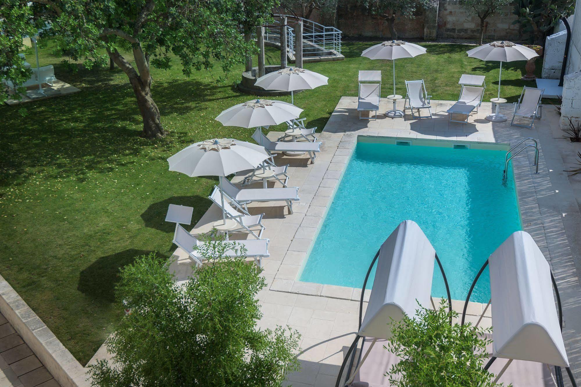 Li Pappi Antico Casale Bed & Breakfast กาลาตีนา ภายนอก รูปภาพ